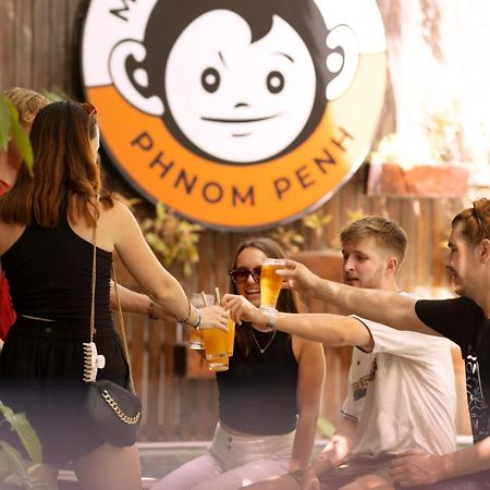Mad Monkey Hostel Phnom Penh Exterior foto