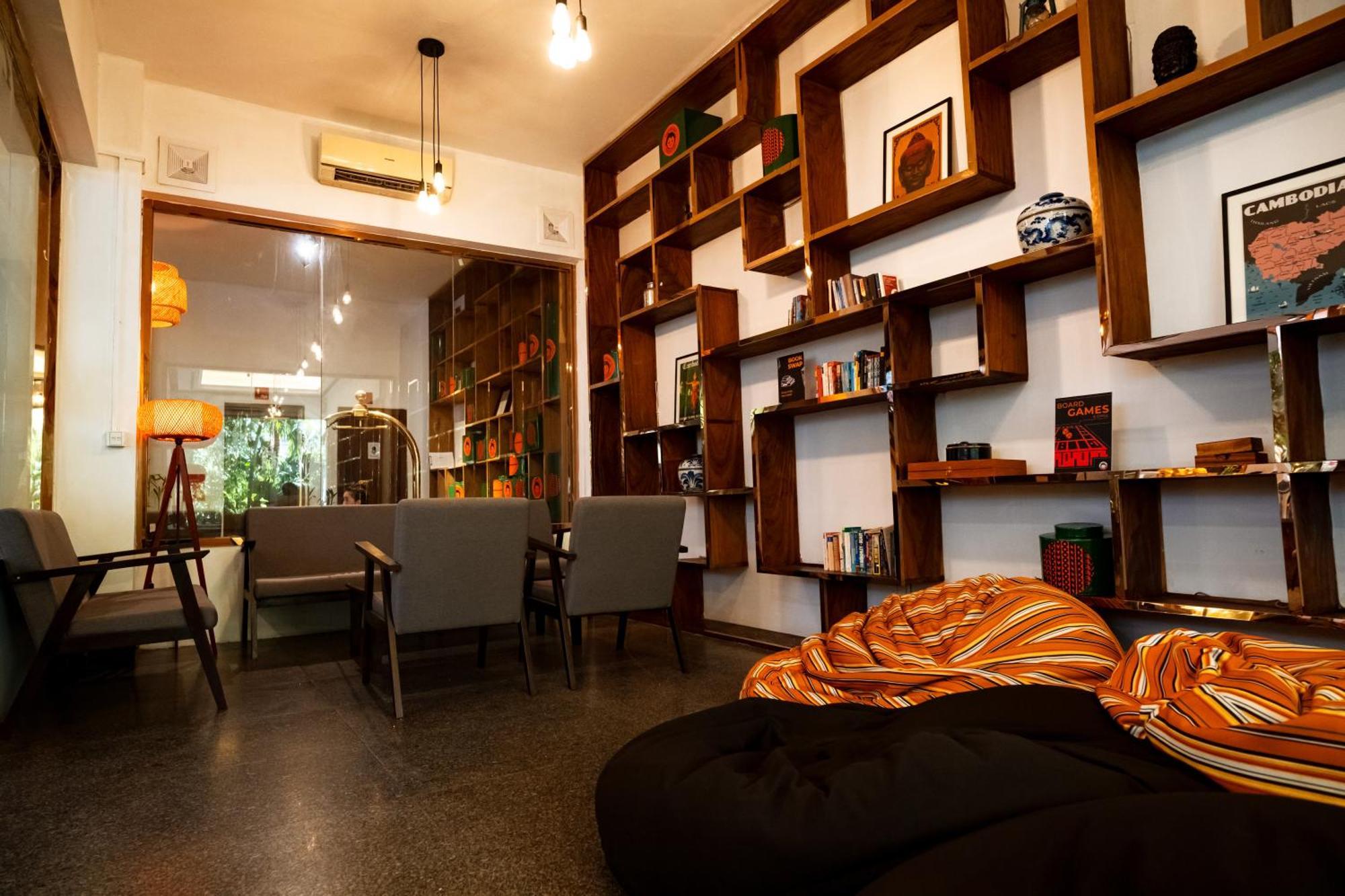 Mad Monkey Hostel Phnom Penh Exterior foto